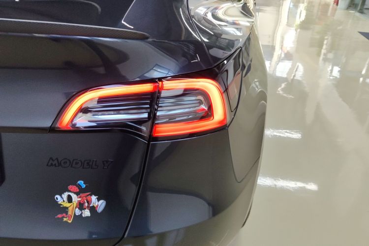 特斯拉 Model Y 2024款 后轮驱动版车身外观6006