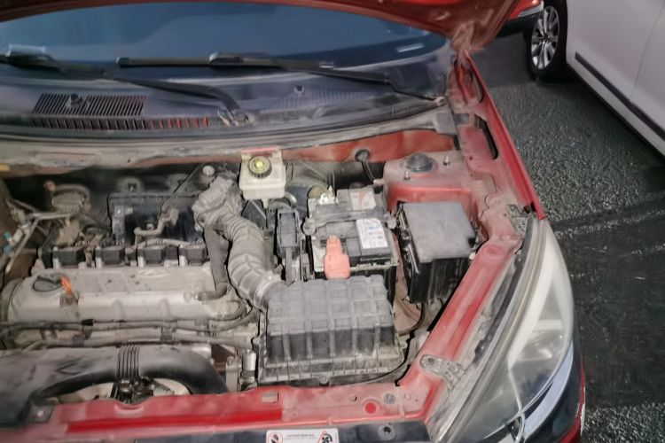 奇瑞 瑞虎3X 2018款 1.5L 自动精英版机舱底盘26