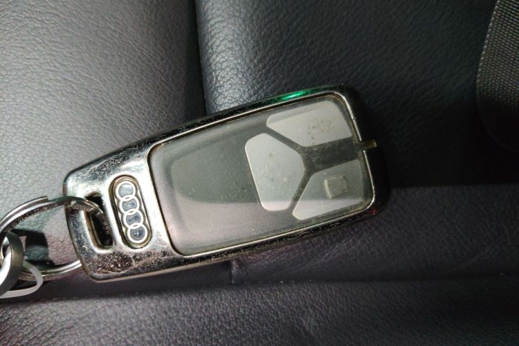 奥迪A4L 2017款 45 TFSI quattro 风尚型中控内饰11