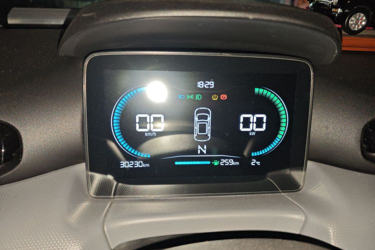 零跑汽车 零跑T03 2021款 400轻享版 磷酸铁锂中控内饰14