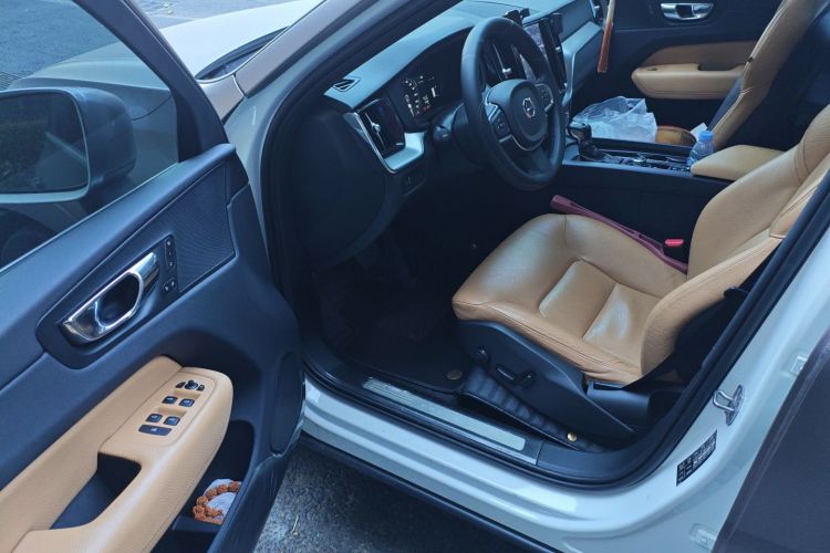 沃尔沃XC60 2018款 T5 四驱智逸版中控内饰20