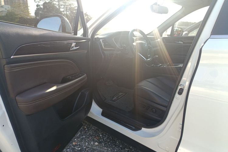 广汽传祺 传祺GS5 2019款 235T 自动精英版中控内饰20