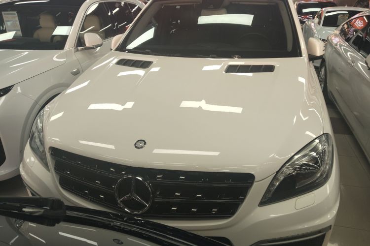 奔驰M级 2014款 ML 320 4MATIC车身外观2