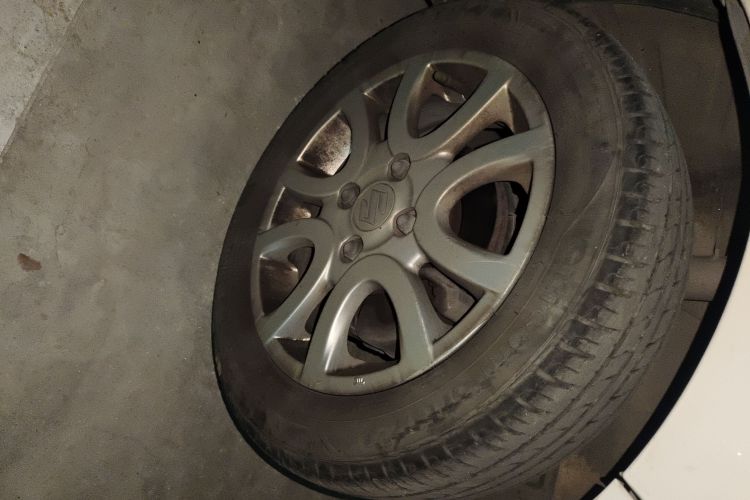 铃木 奥拓 2013款 1.0L 手动豪华型车身外观10