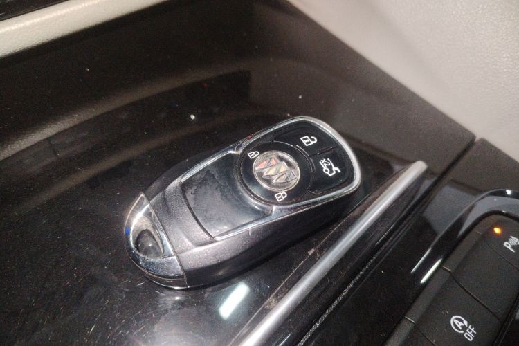 别克 君威 2021款 552T 精英型中控内饰11