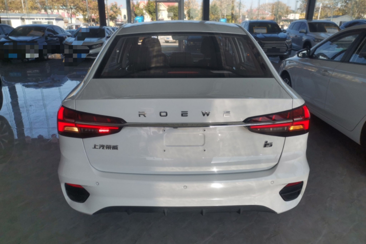 荣威i5 2021款 1.5L CVT铂金版车身外观6