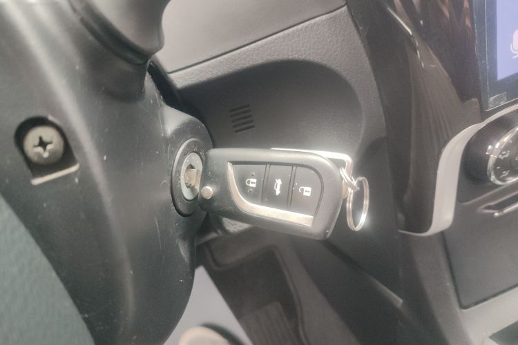 丰田 卡罗拉 2017款 改款 1.2T S-CVT GL中控内饰11