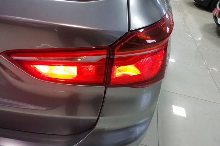 宝马X1 2018款 sDrive18Li 时尚型车身外观6006