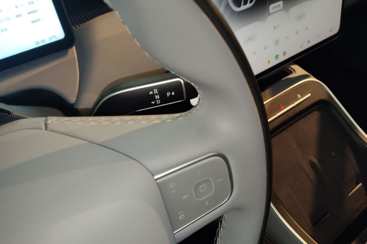 蔚来ET5 2025款 75kWh中控内饰18