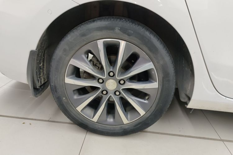 别克GL6 2018款 18T 6座尊贵型车身外观56