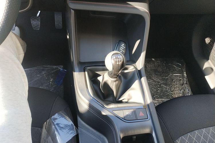 荣威i5 2026款 1.5L 手动舒享版中控内饰18