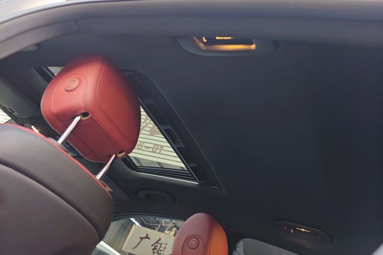 奔驰GLC轿跑 2021款 GLC 260 4MATIC 轿跑SUV中控内饰22