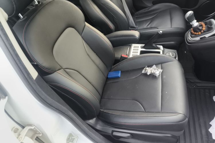 哈弗H6 2016款 升级版 1.5T 手动两驱都市型局部细节41