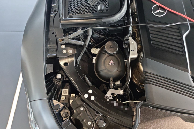 奔驰 2023款 AMG GT 50 四门跑车机舱底盘25