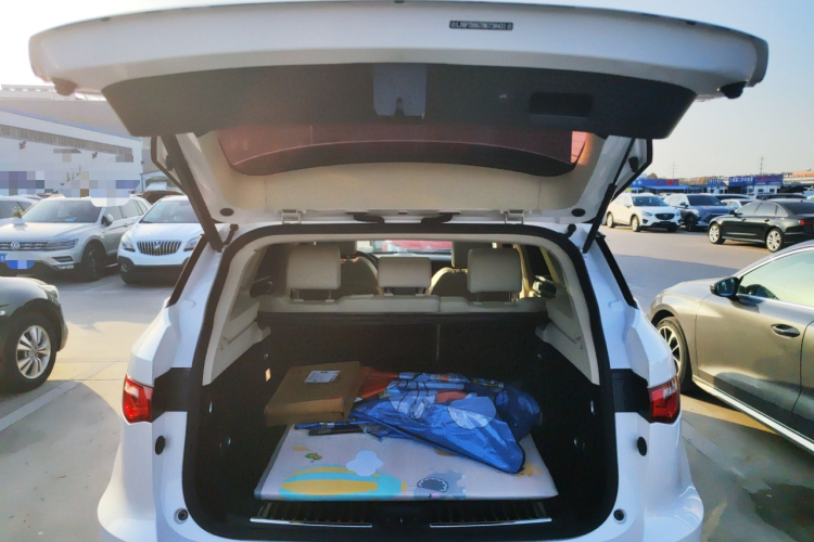 众泰T700 2017款 1.8T 双离合尊贵型局部细节23