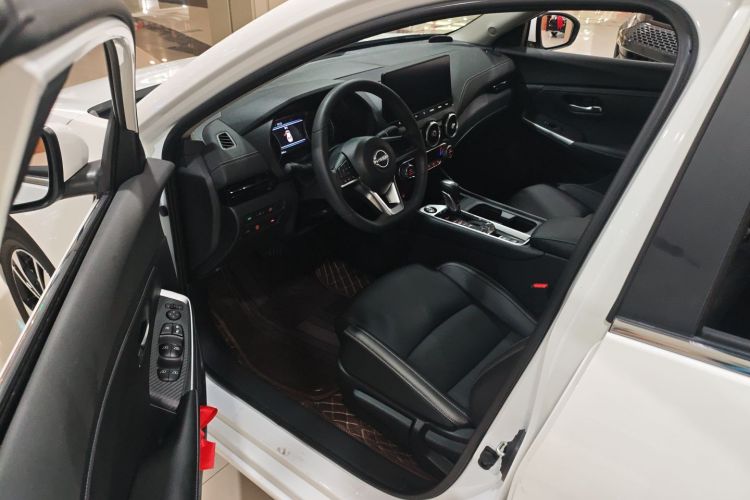 日产 轩逸 2023款 1.6L CVT悦享版中控内饰7003