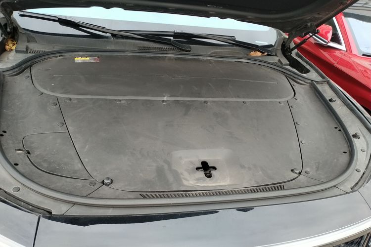 理想汽车 理想ONE 2020款 增程6座版机舱底盘24