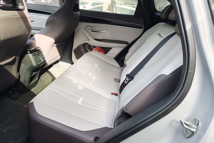 比亚迪 宋PLUS新能源 2025款 DM-i 智驾版 112KM 尊荣型中控内饰21