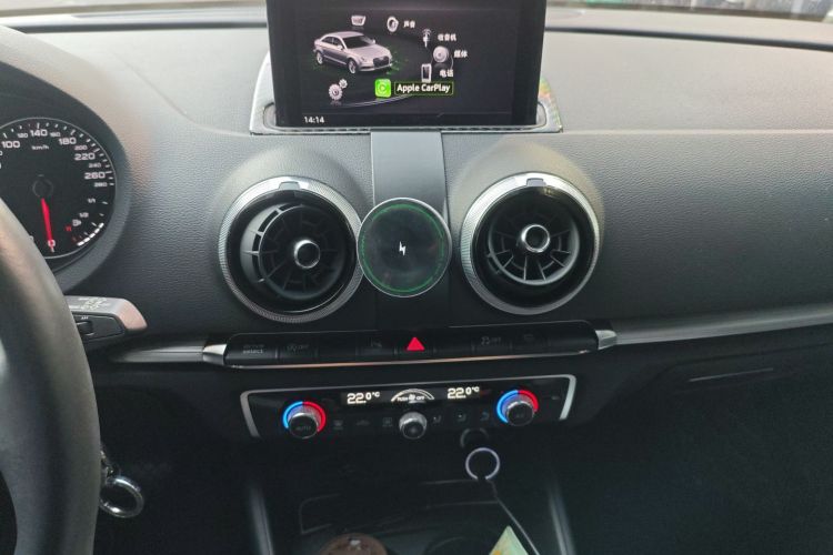 奥迪A3 2018款 30周年年型 Limousine 35 TFSI 运动型中控内饰16