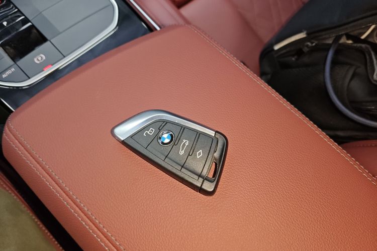 宝马3系 2023款 320Li M运动套装中控内饰7001