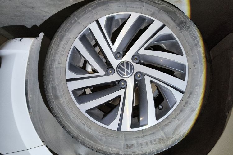 大众 朗逸 2023款 1.5L 自动五百万版车身外观10