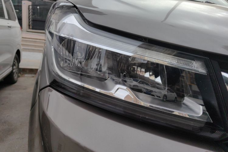 华颂7 2017款 2.0T 自动精英型车身外观8