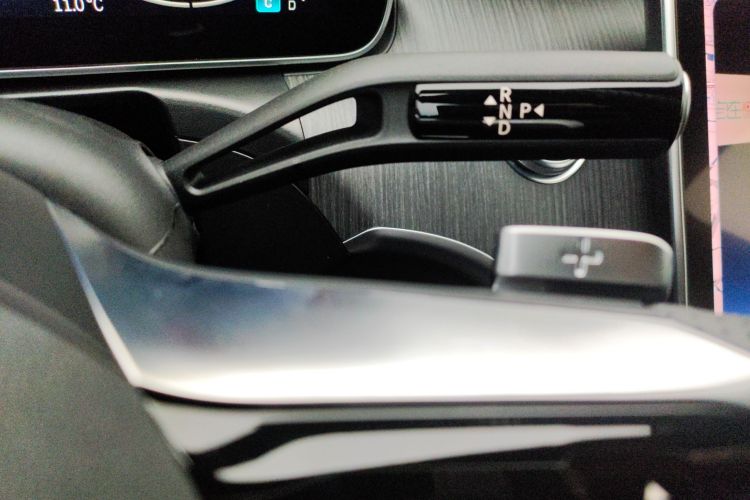 奔驰C级 2024款 改款 C 200 L 运动版中控内饰18