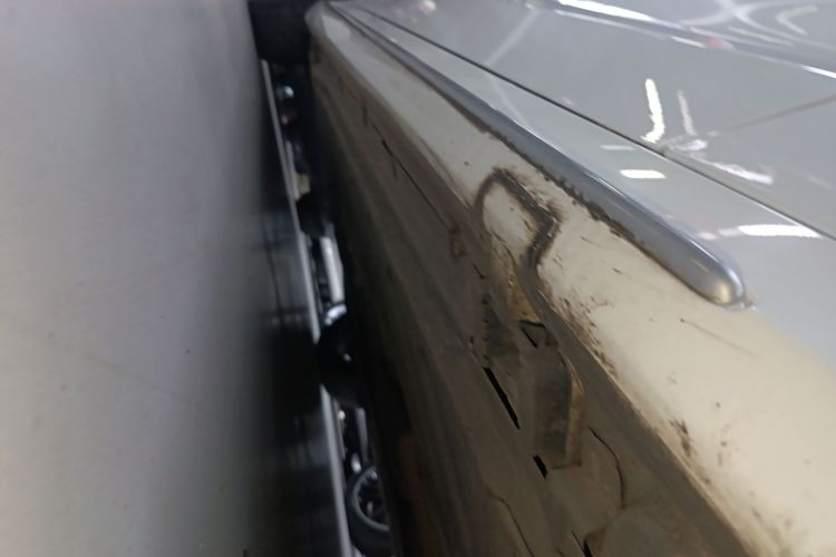 奔驰C级 2018款 C 200 L 运动版局部细节9001