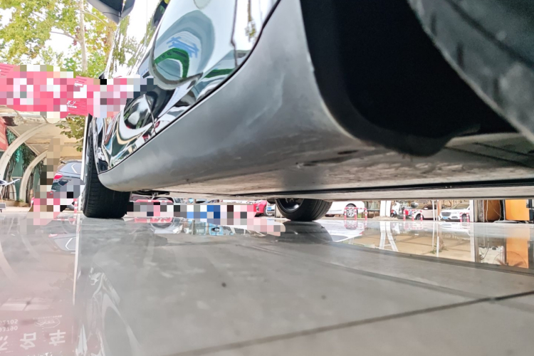 特斯拉 Model Y 2022款 改款 后轮驱动版局部细节9002