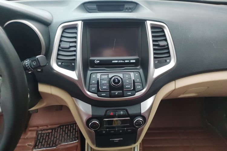 长安 逸动 2015款 1.6L 手动豪华型 国V中控内饰16