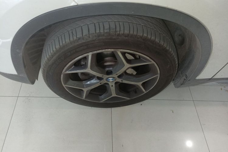 宝马X1 2019款 sDrive18Li 尊享型车身外观6007