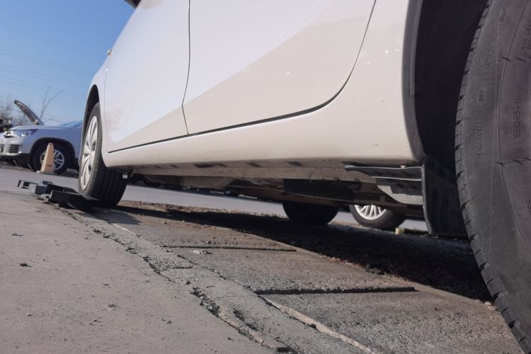 丰田 YARiS L 致炫 2016款 改款 1.5E CVT魅动版局部细节9002