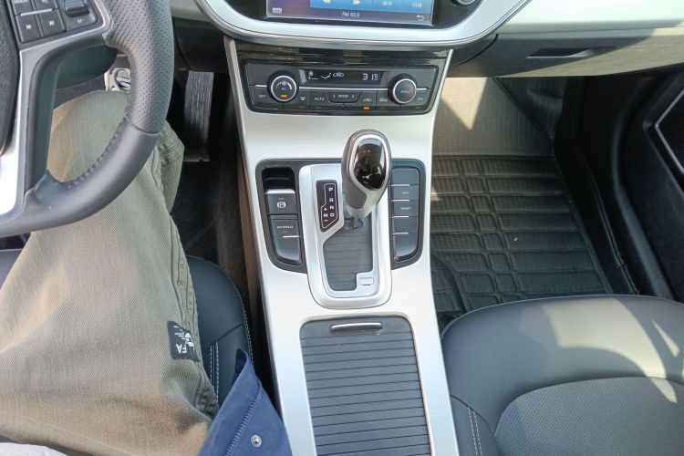 吉利汽车 帝豪GL 2017款 1.8L DCT精英型中控内饰18