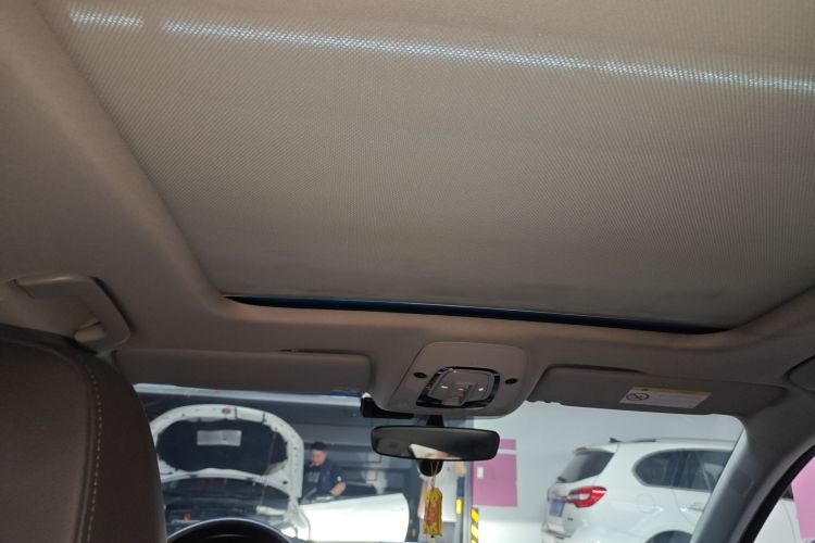 奥迪A4L 2017款 Plus 40 TFSI 运动型局部细节22