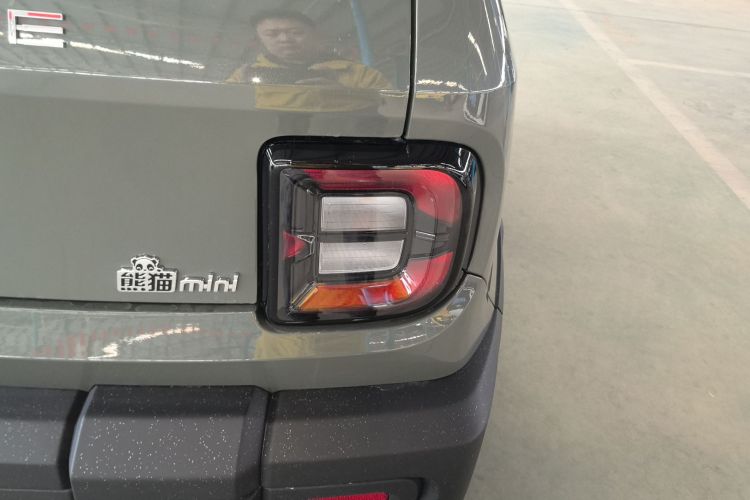 吉利银河 2025款 210km 熊猫骑士车身外观9