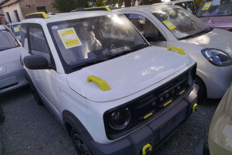 吉利银河 2025款 210km 熊猫骑士车身外观3