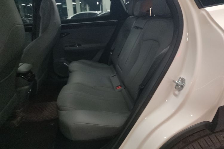 吉利银河 银河L7 2025款 EM-i 115km 探索版中控内饰21