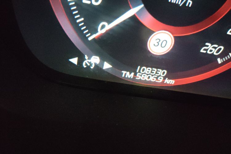 沃尔沃XC90新能源 2018款 E驱混动 T8 智尊版 7座中控内饰15