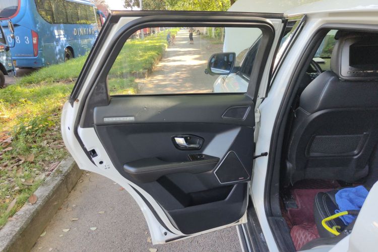 陆风X7 2016款 2.0T 全景尊贵版中控内饰7008