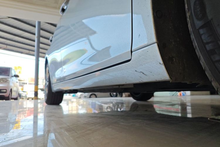 雷克萨斯ES 2025款 300h 臻享版局部细节9001