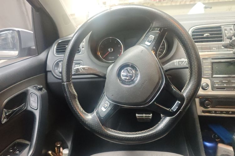 大众 2014款 1.6L Cross Polo 自动中控内饰13