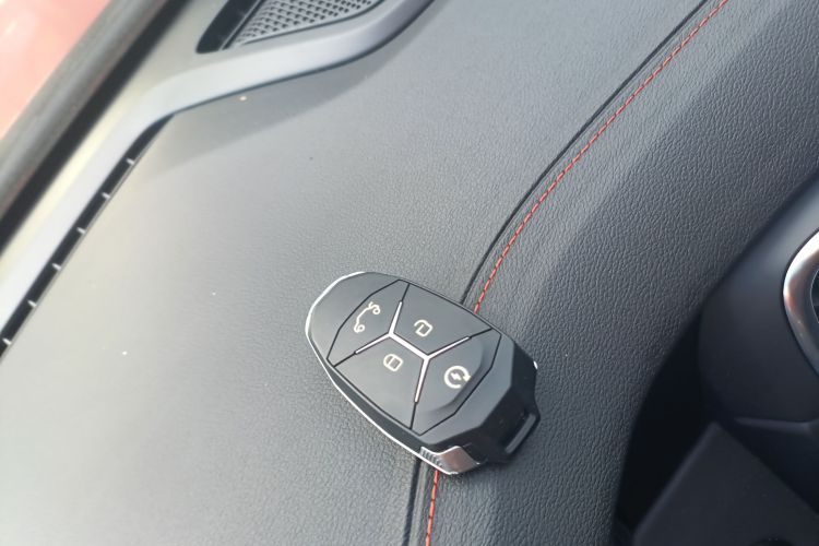 领克01 2017款 2.0T 四驱劲Pro版中控内饰11