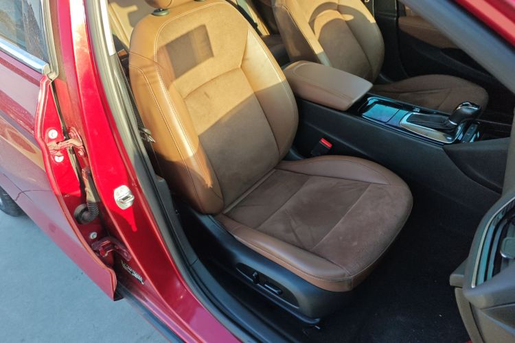 别克 君威 2017款 20T 精英型局部细节41