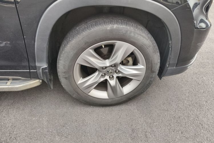 丰田 汉兰达 2015款 2.0T 两驱豪华版 7座车身外观10