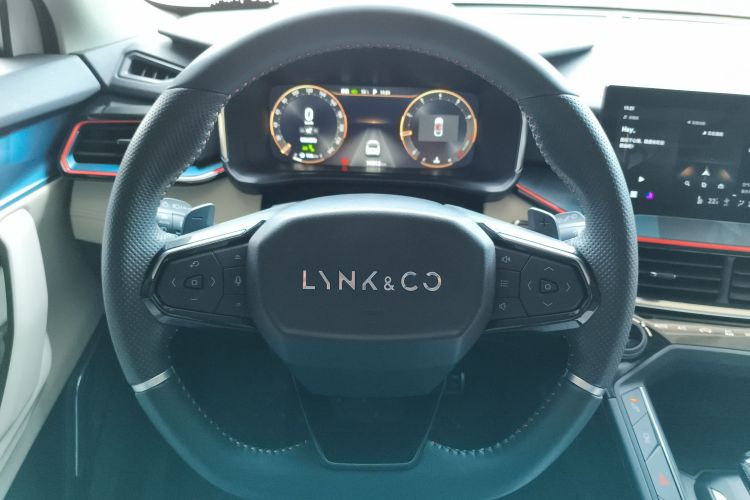 领克06 2021款 1.5T Shero粉色特别版中控内饰13