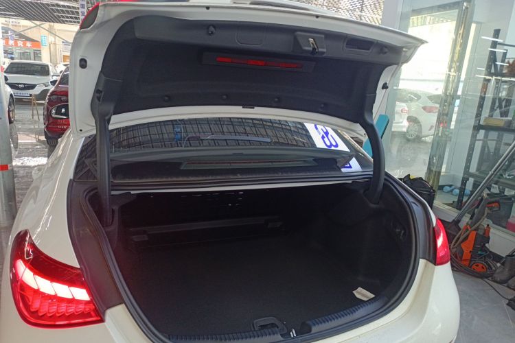 奔驰C级 2023款 C 260 L 运动版局部细节23