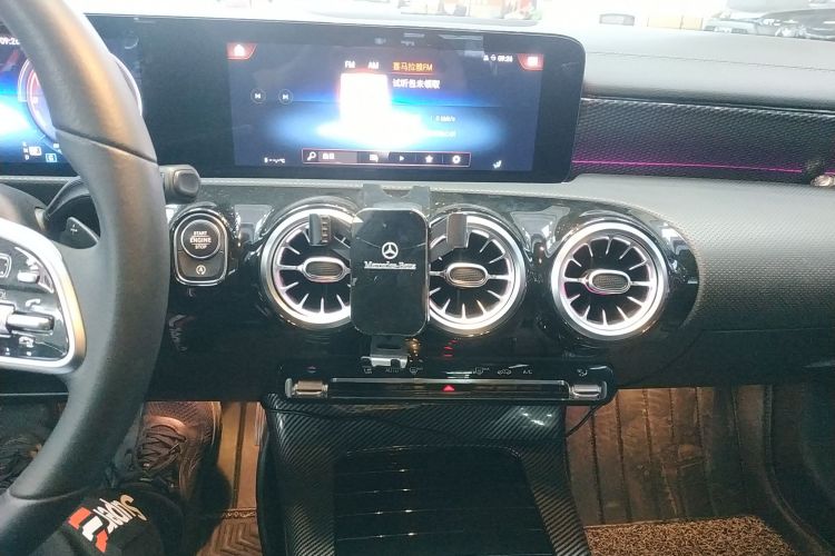 奔驰A级 2020款 改款 A 200 L 运动轿车动感型局部细节16