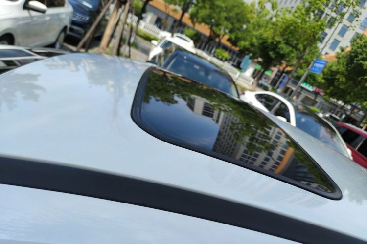 福特 福克斯 2018款 三厢经典 1.6L 自动风尚型智行版车身外观57