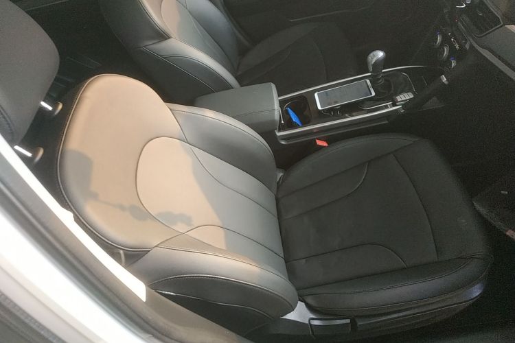 哈弗H6 2019款 运动版 1.5T 手动两驱精英型 国VI局部细节41