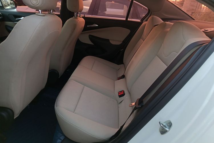 别克 凯越 2018款 15N 手动精英型中控内饰21